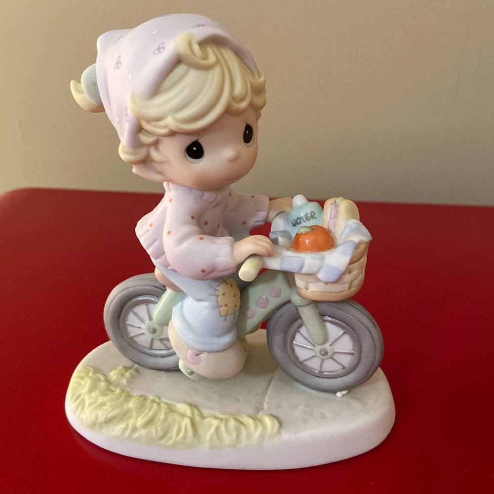 Precious Moments 2004 Symbol of Membership